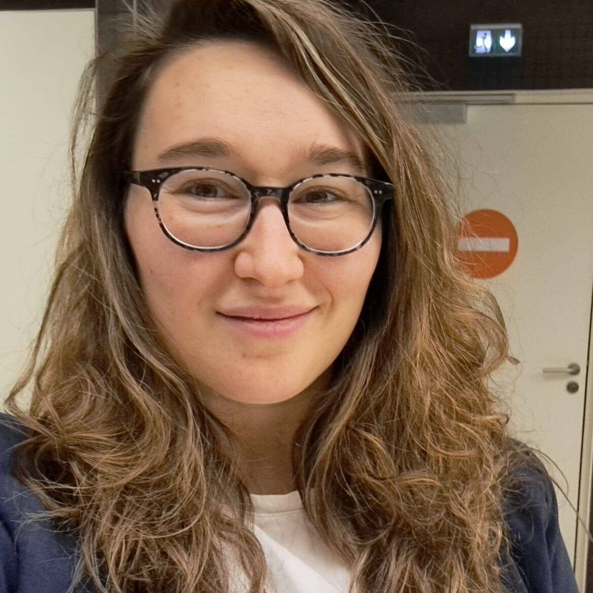 Portrait d'Erica Gaudillère, secrétaire de l'association Savoirs Vivants